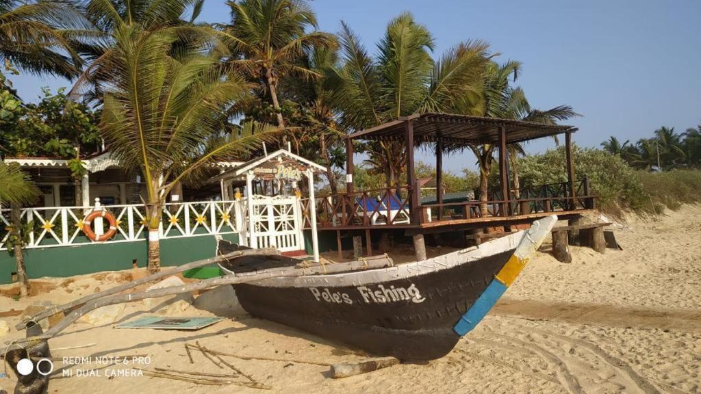 Pele'S Windsong Wood Cottage On The Beach ベナウリム エクステリア 写真