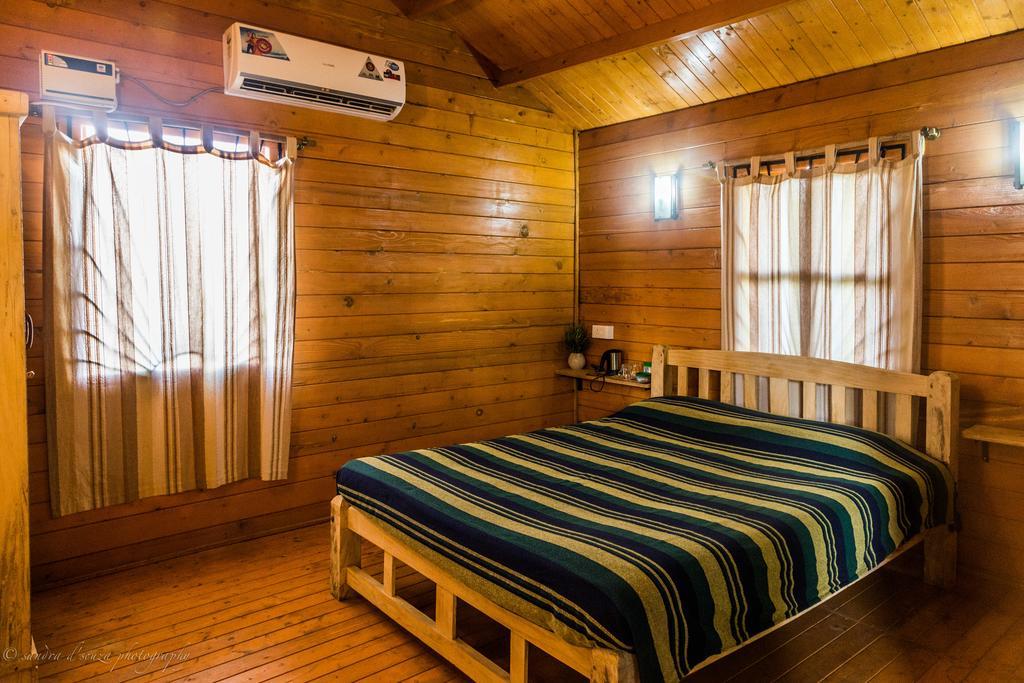 Pele'S Windsong Wood Cottage On The Beach ベナウリム 部屋 写真